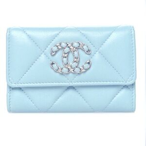 CHANEL 19 Coin Flap Wallet 
in Blue Quilted Lambskin - Authentic